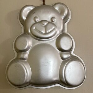 WILTON 1982 Aluminum Teddy Bear Baking Tin or Mold